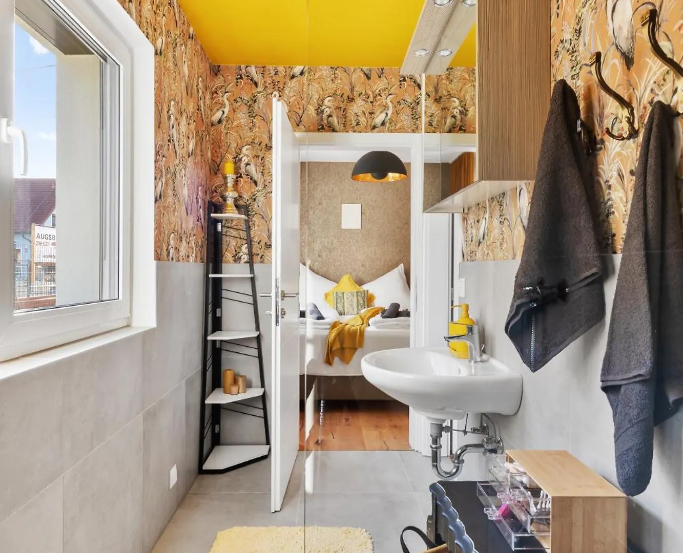 Yellow Suite - Whirlpool Garden - Free Parking - Wifi Vienna 0*,  Austria