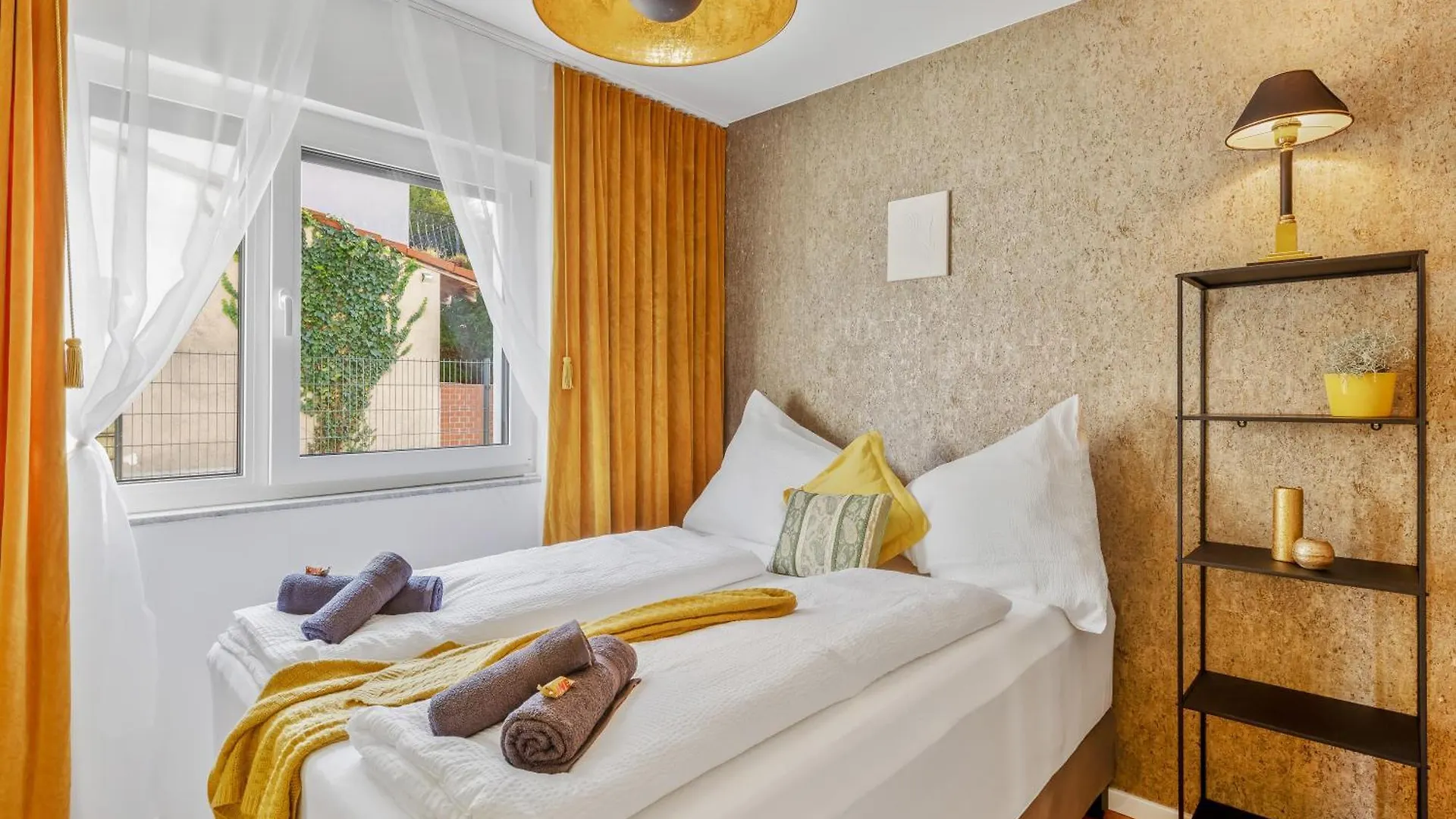 Yellow Suite - Whirlpool Garden - Free Parking - Wifi Vienna Austria