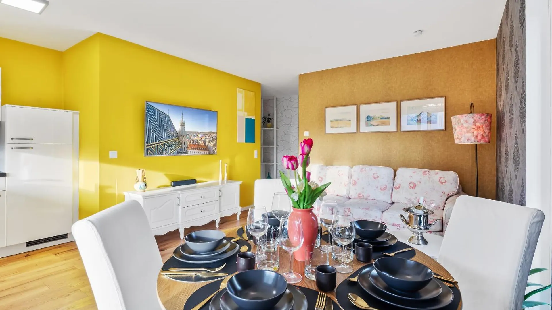 Yellow Suite - Whirlpool Garden - Free Parking - Wifi Vienna 0*,  Austria